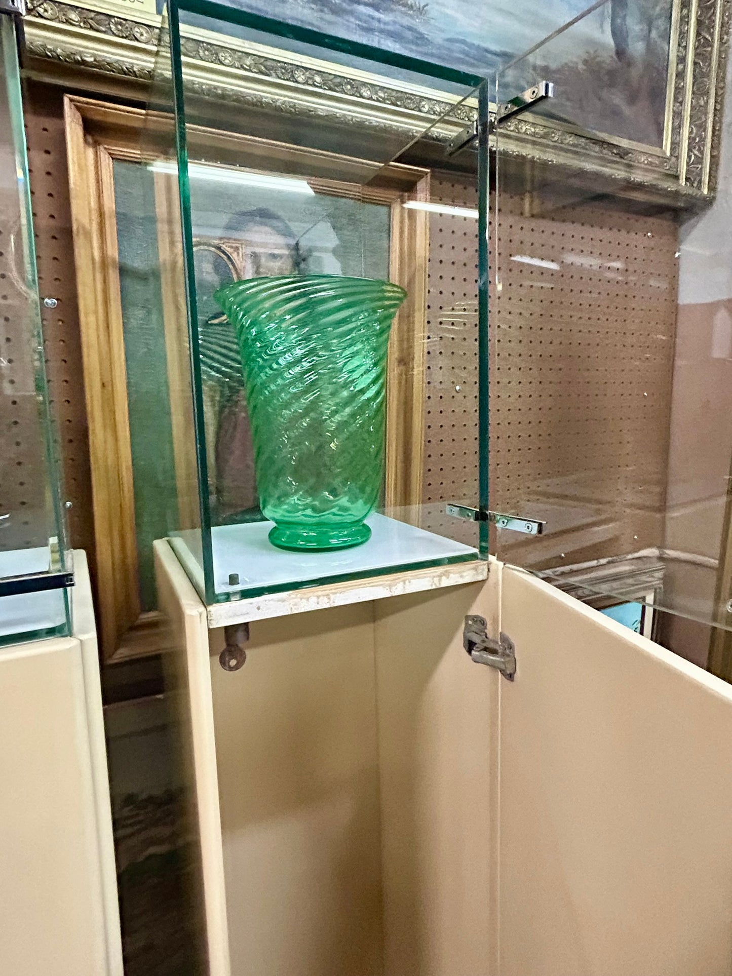 SAPORITI ITIALIAN DISPLAY CABINETS FOR SCULPTURE OR GLASSWARE