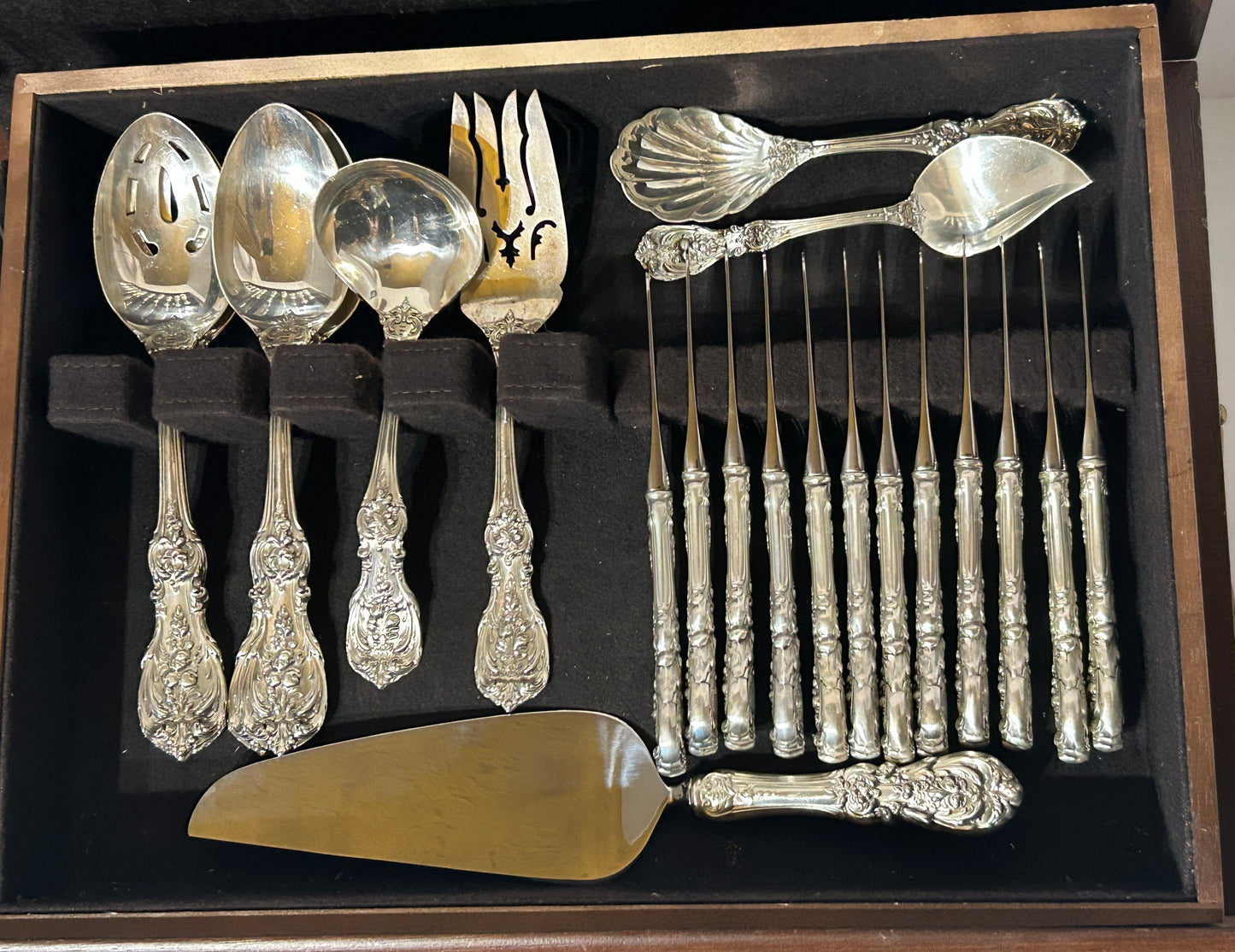 STERLING FRANCIS 1 PATTERN 120 PIECE FLATWARE SET