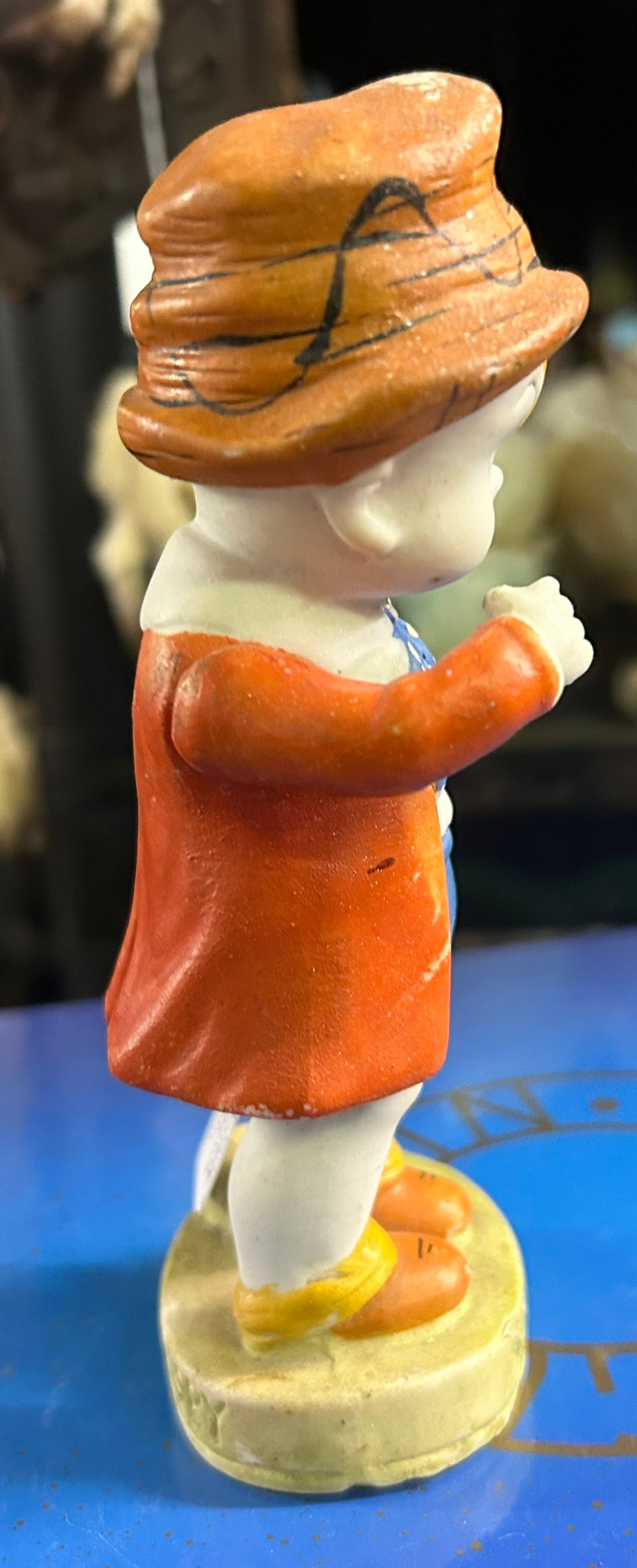 SKIPPY ANTIQUE BISQUE TOOTHBRUSH HOLDER