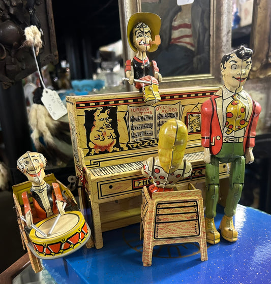 LITTLE ABNER AND DOG PATCH BAND WIND UP TIN TOY EXCELLENT SHAPE