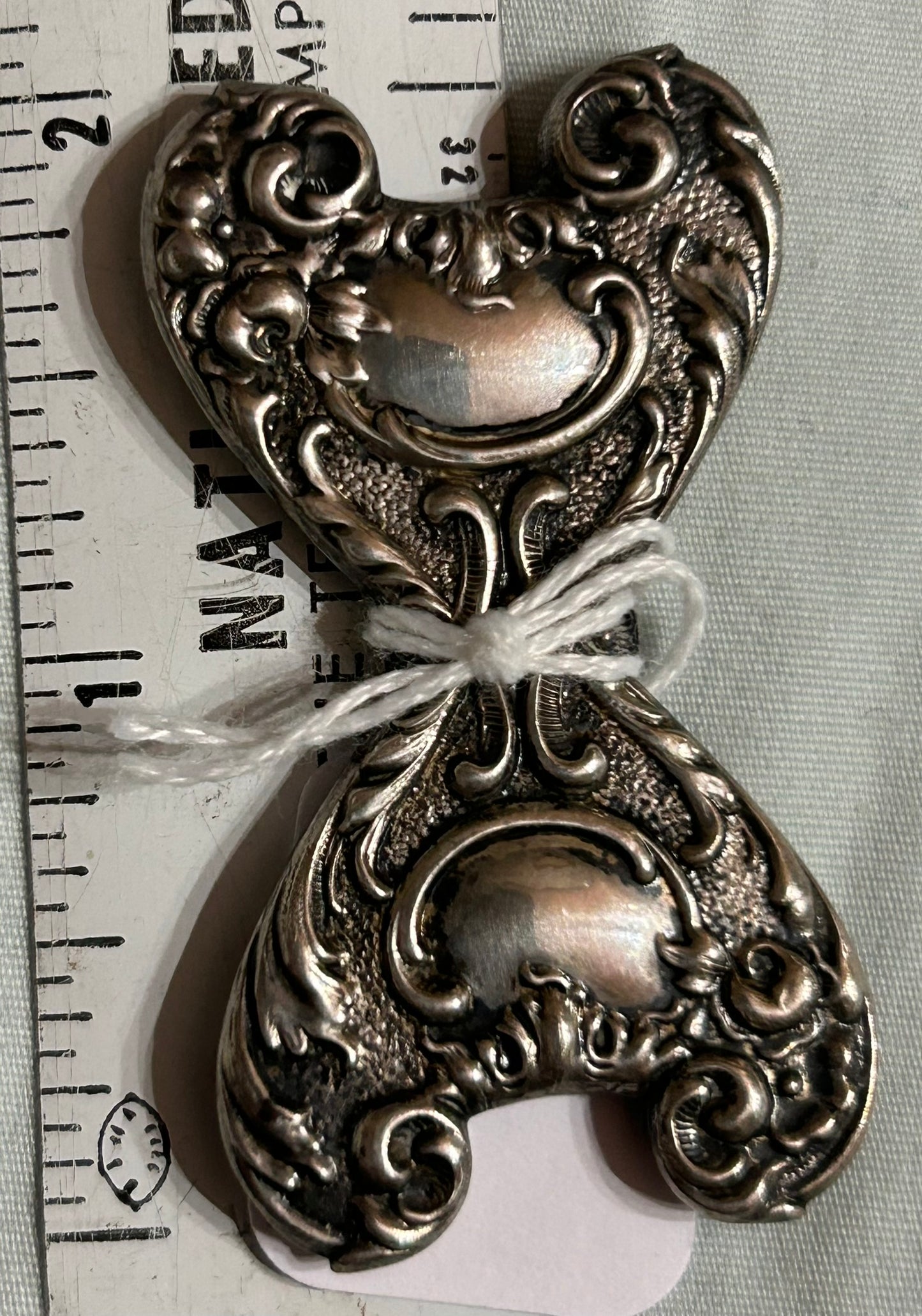 STERLING ANTIQUE THREAD HOLDER