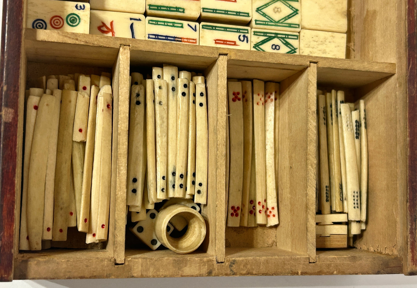 ANTIQUE MAHJONG SET WITH 145 BONE TILES
