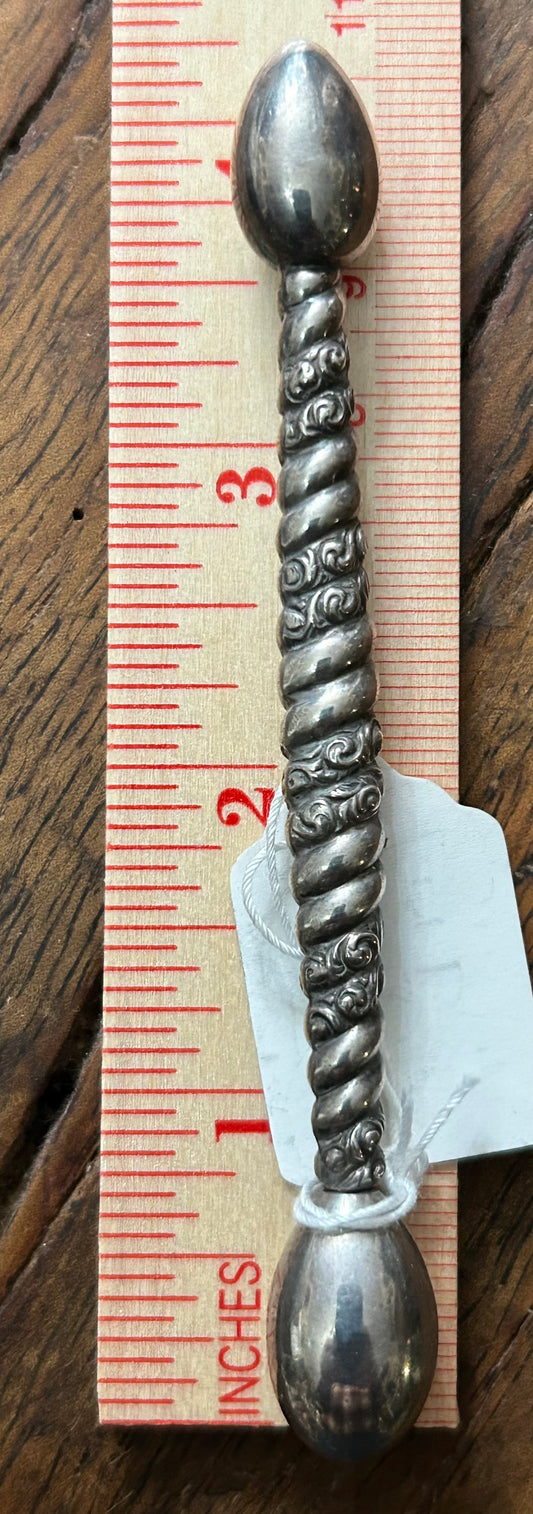 STERLING SILVER ANTIQUE COMBINATION NEEDLE CASE AND GLOVE DARNER