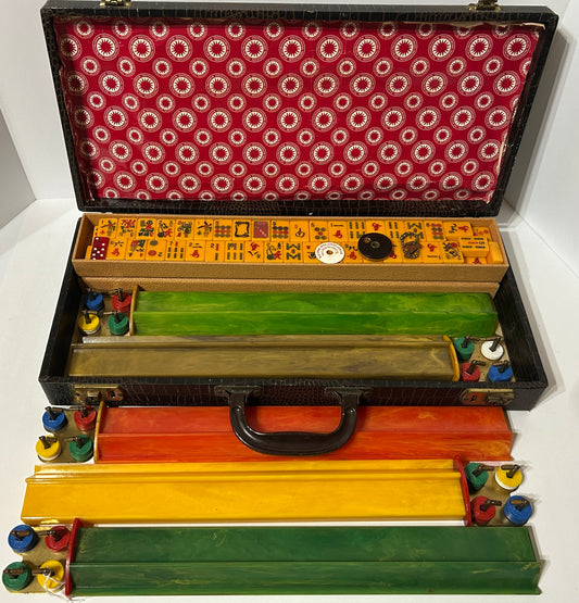 BAKELITE MAHJONG SET IN CASE