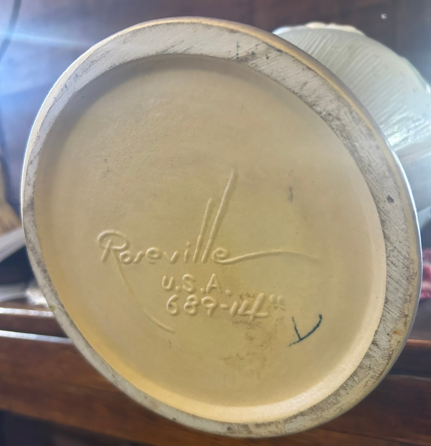 ROSEVILLE GREY GARDENIA HANDLED VASE
