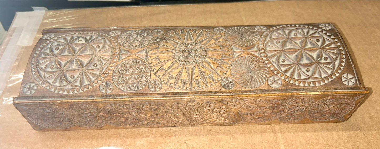 EARLY CARVED WOOD ANTIQUE BOX WITH SLIDING LID
