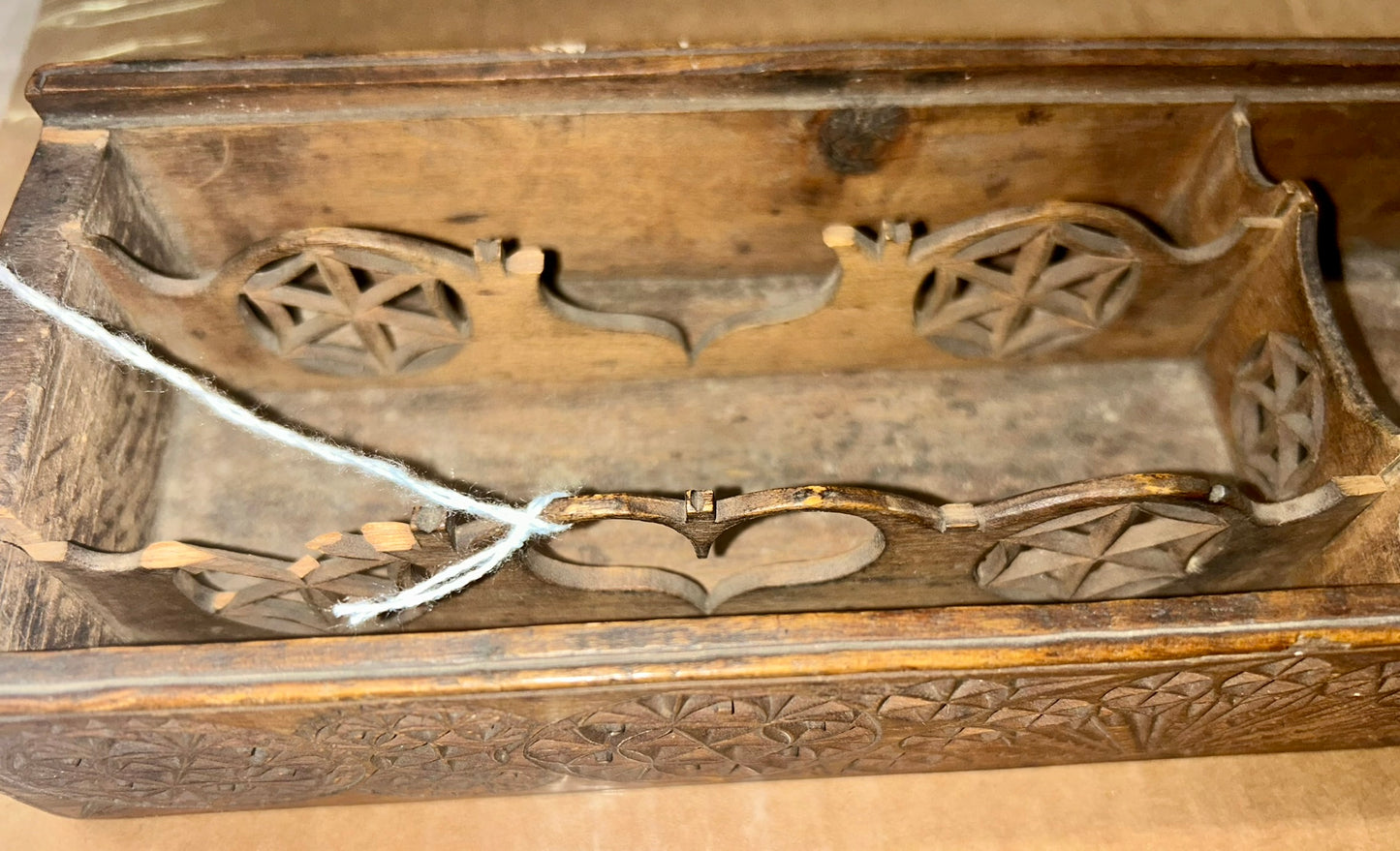 EARLY CARVED WOOD ANTIQUE BOX WITH SLIDING LID
