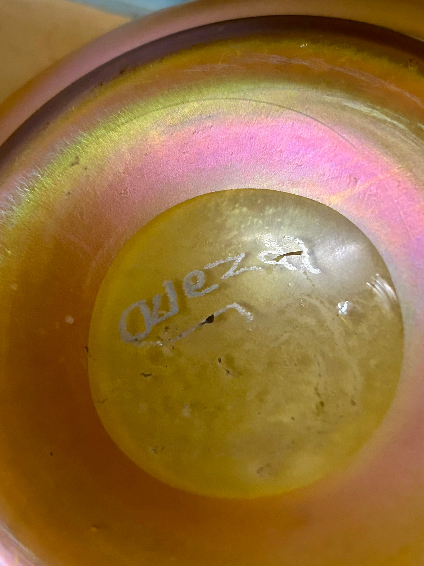 QUEZAL GOLD IRIDESCENT ART GLASS LARGE VASE