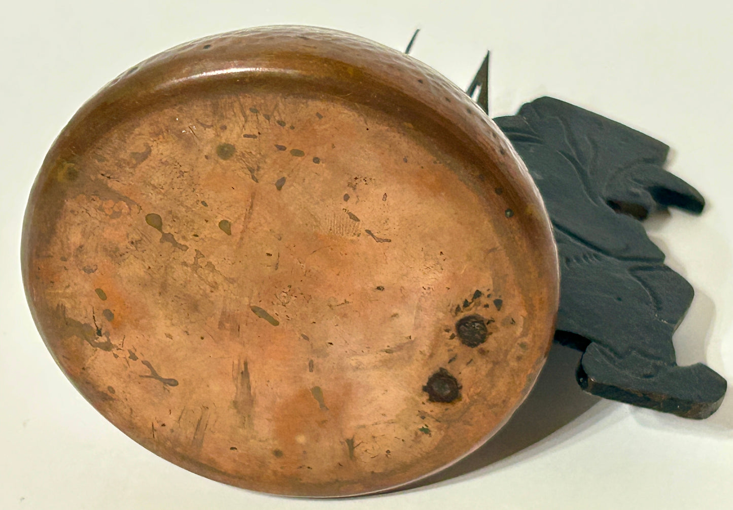 ARTS & CRAFTS HAMMERED ASHTRAY AND MATCH HOLDER WITH FIGURAL METAL OLD WOMAN