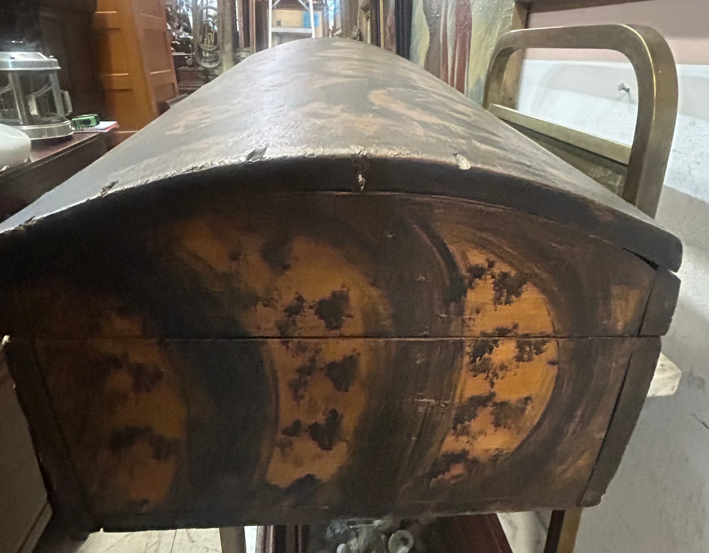 PAINTED DECORATION EARLY DOME TOP WOOD BOX