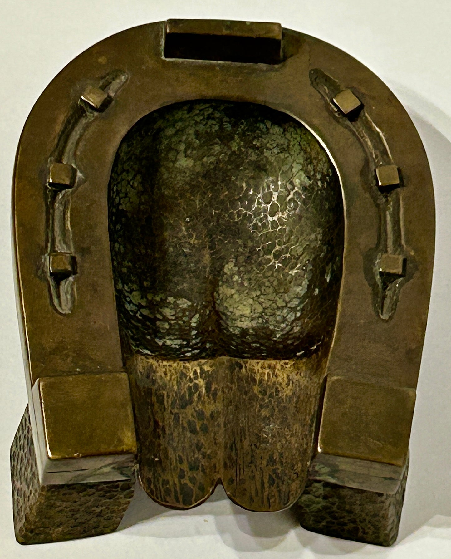 HORSESHOE FIGURAL HAMMERED COPPER ASHTRAY WITH DONKEY BUTT UNDERNEATH
