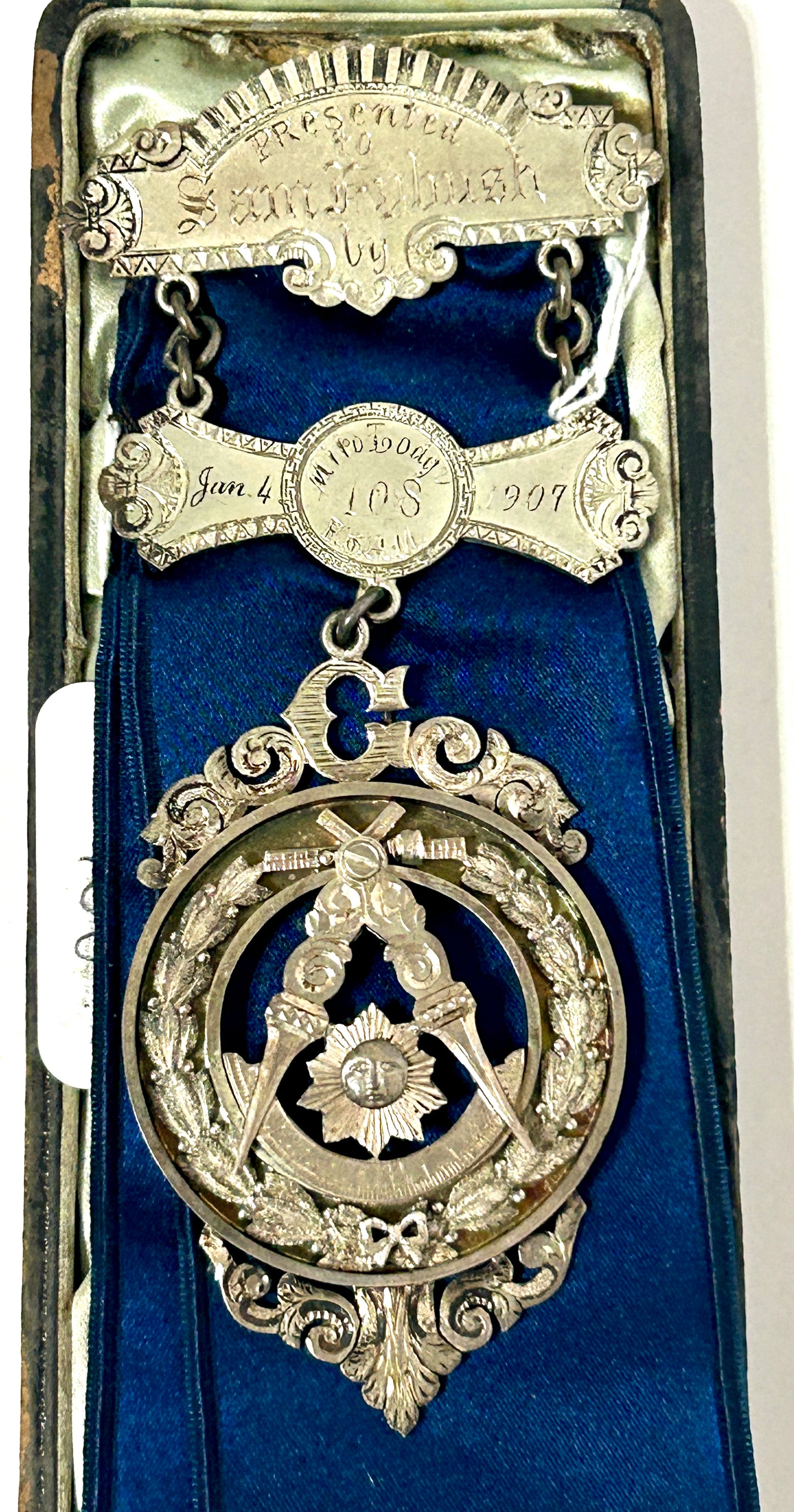 MASONIC ANTIQUE 1907 FANCY MEDAL IN PRESENTATION BOX