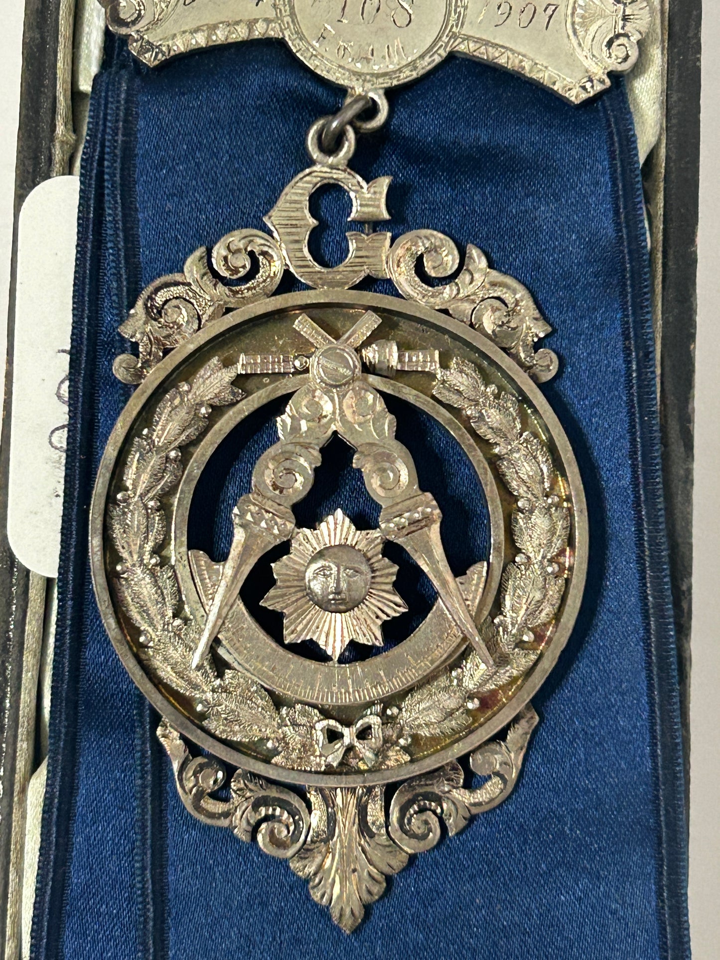 MASONIC ANTIQUE 1907 FANCY MEDAL IN PRESENTATION BOX