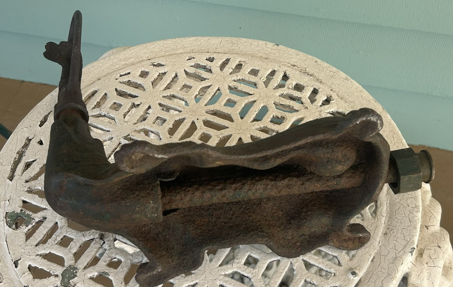 ALLIGATOR CAST IRON WATER SPRINKLER