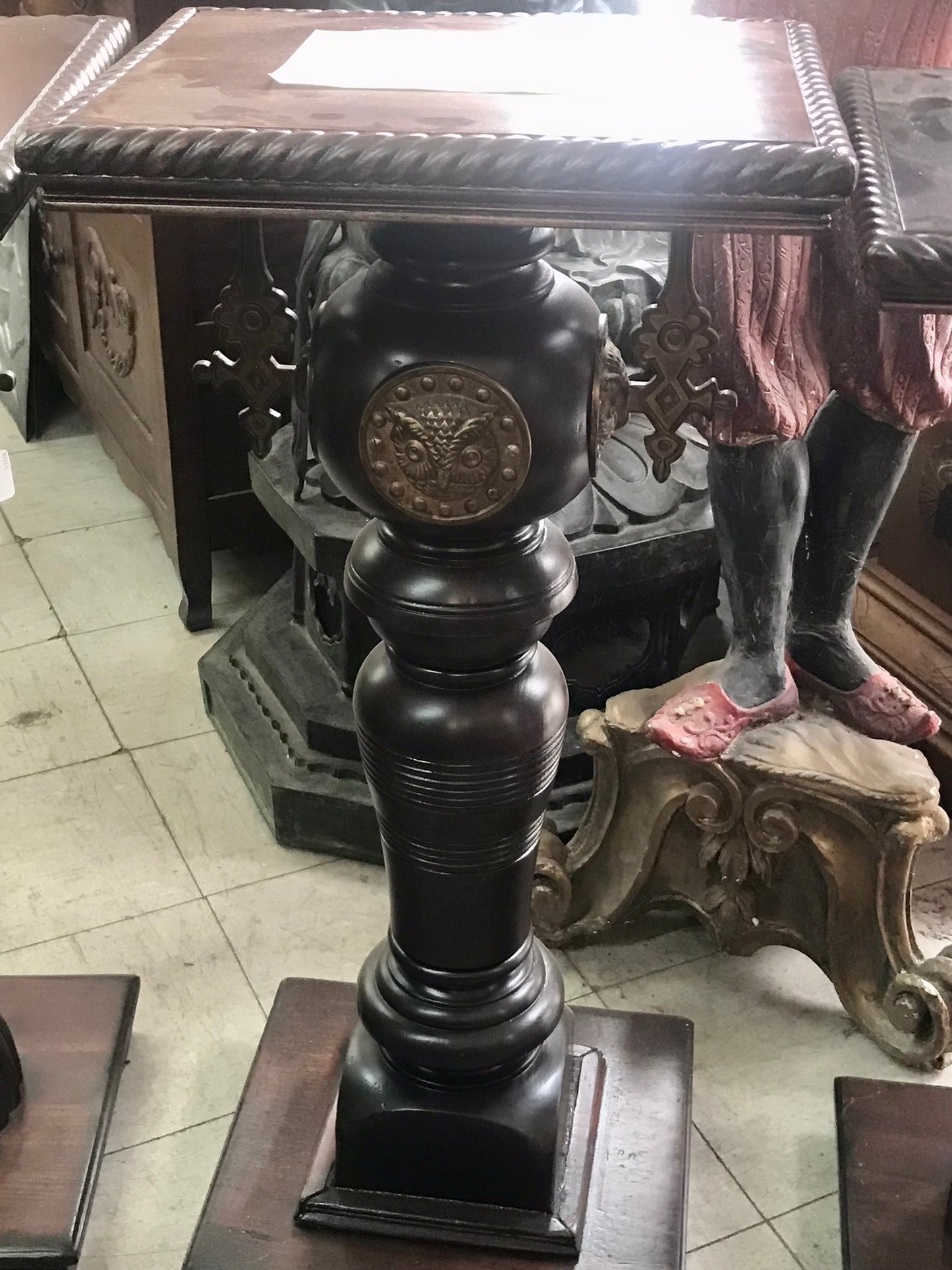 ANTIQUE MAHOGANY SET OF THREE PEDESTALS WITH OWL HEADS
