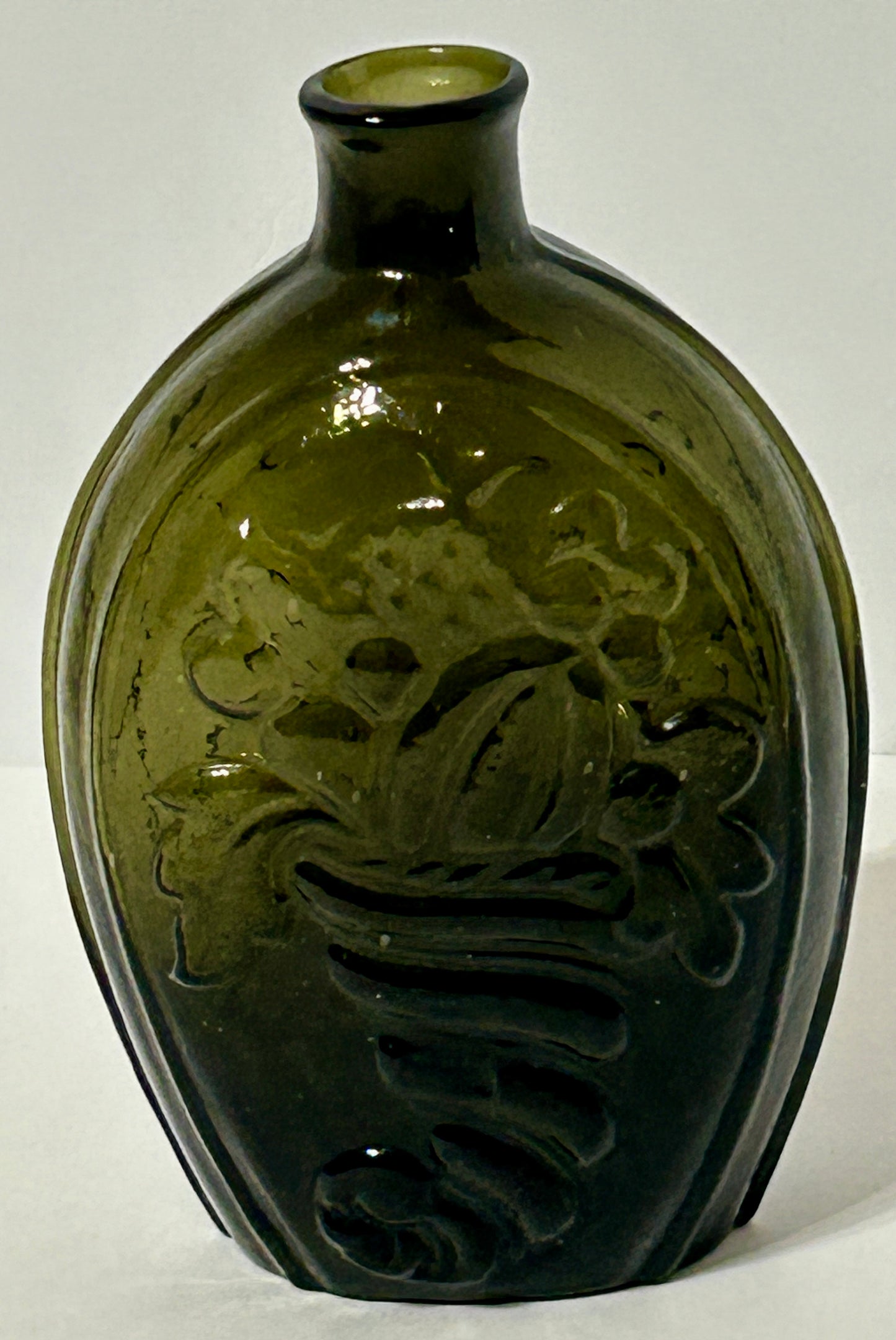 EARLY AMERICAN GLASS GREEN CORNUCOPIA FLASK