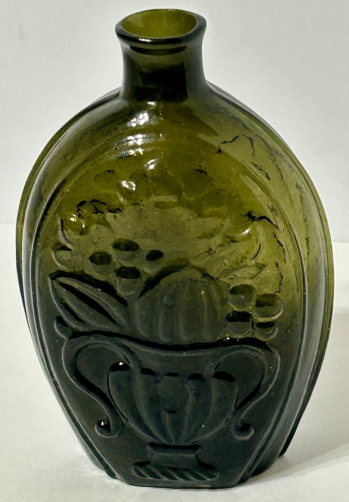 EARLY AMERICAN GLASS GREEN CORNUCOPIA FLASK