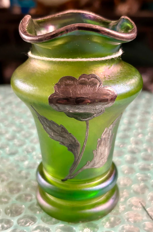 ART GLASS SILVER OVERLAY LOETZ TYPE IRRIDESCENT GLASS VASE