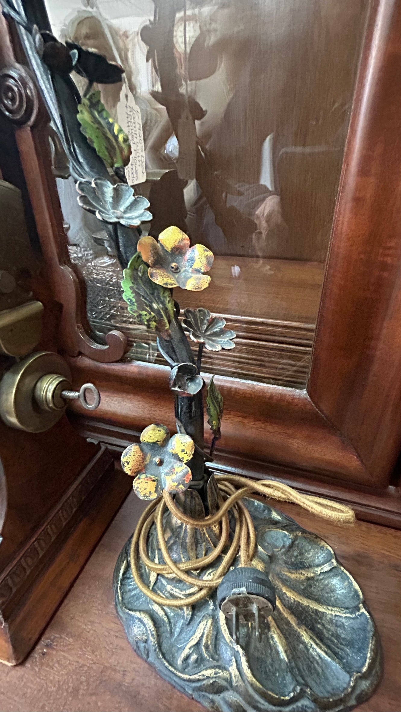 ART GLASS SHADED 1920'S DESK LAMP WITH APPLIED FLOWERS