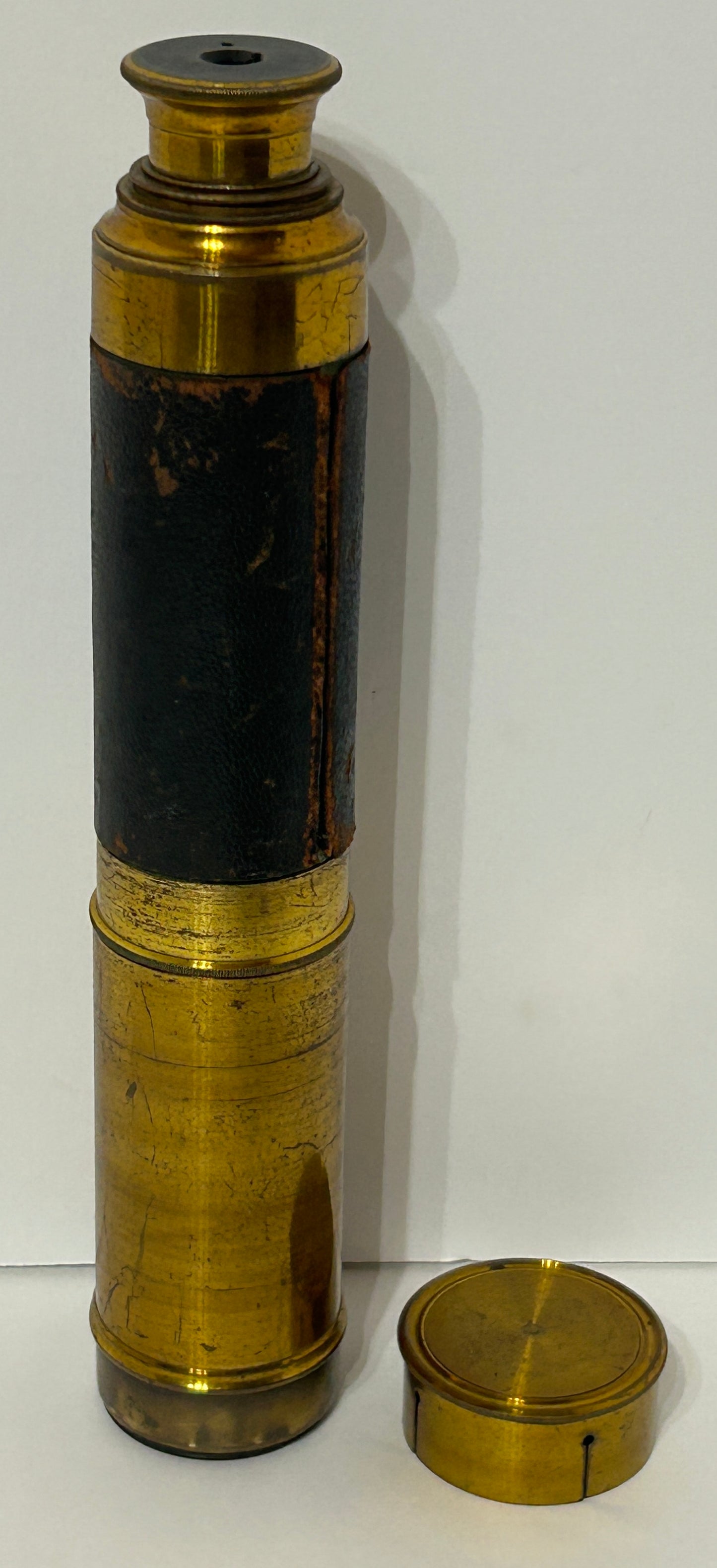 ANTIQUE TELESCOPE BRASS AND LEATHER