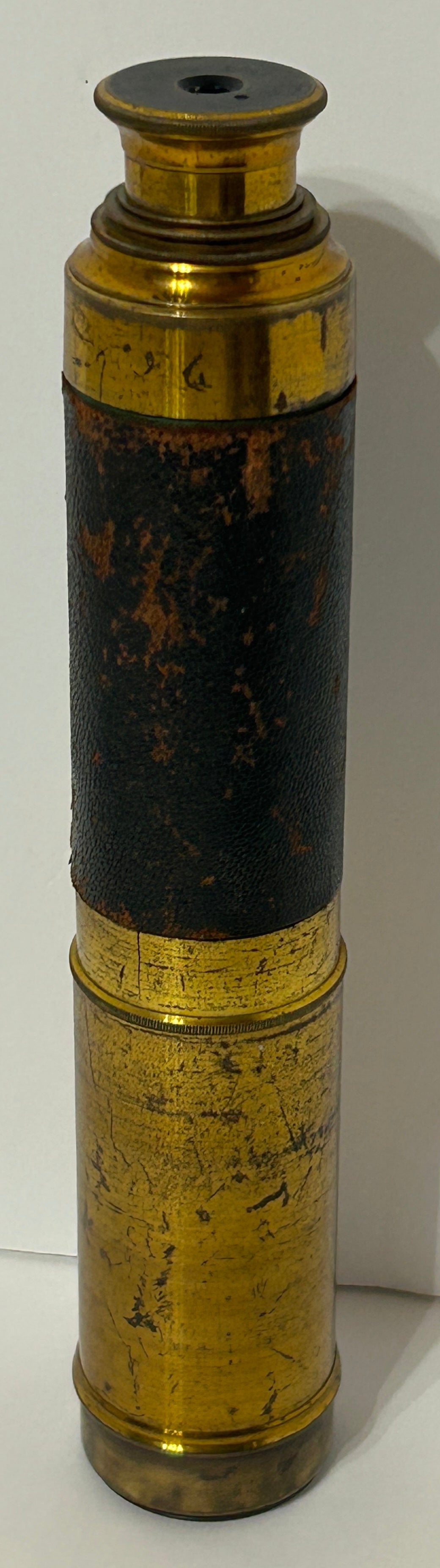 ANTIQUE TELESCOPE BRASS AND LEATHER