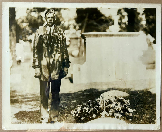 CHARLES LINDBERGH PHOTOGRAPH IN 1927 AFTER HE PLACED WREATH ON TOMB OF WILBUR WRIGHT