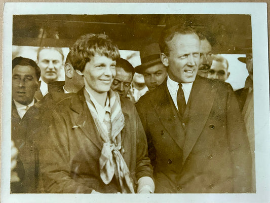 AMELIA EARHARDT WITH PILOT WM. FORBES SEMPILL NEWS PHOTOGRAPH 1932