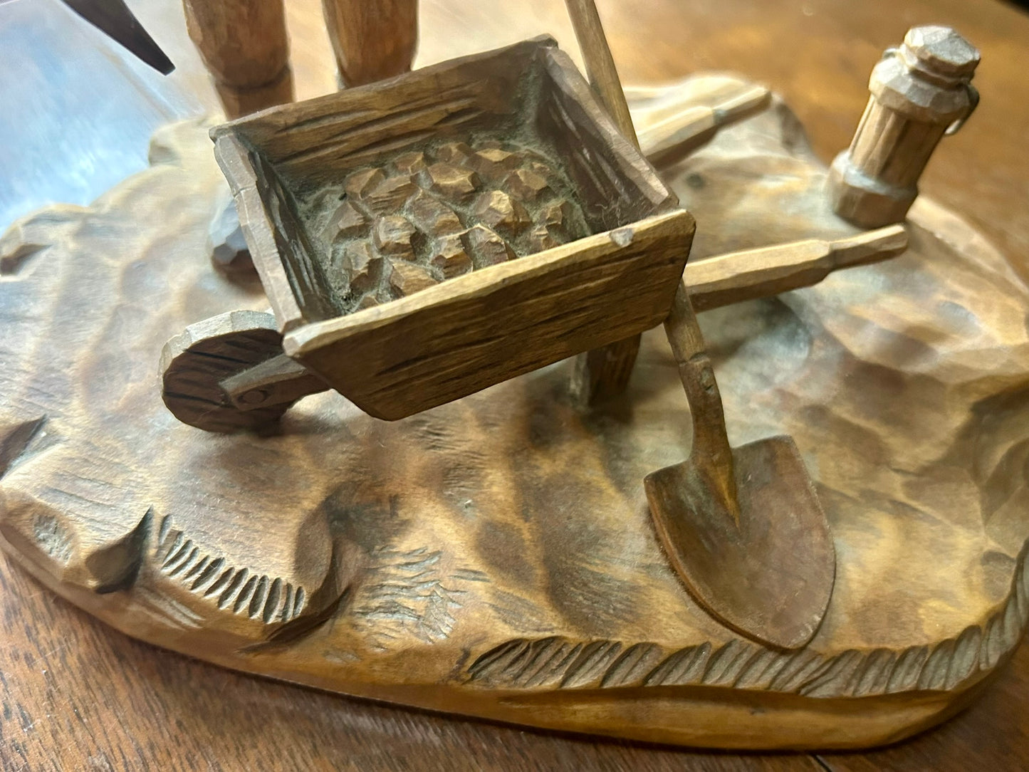 JIM MAXWELL WOOD CARVING OF OLD MINER