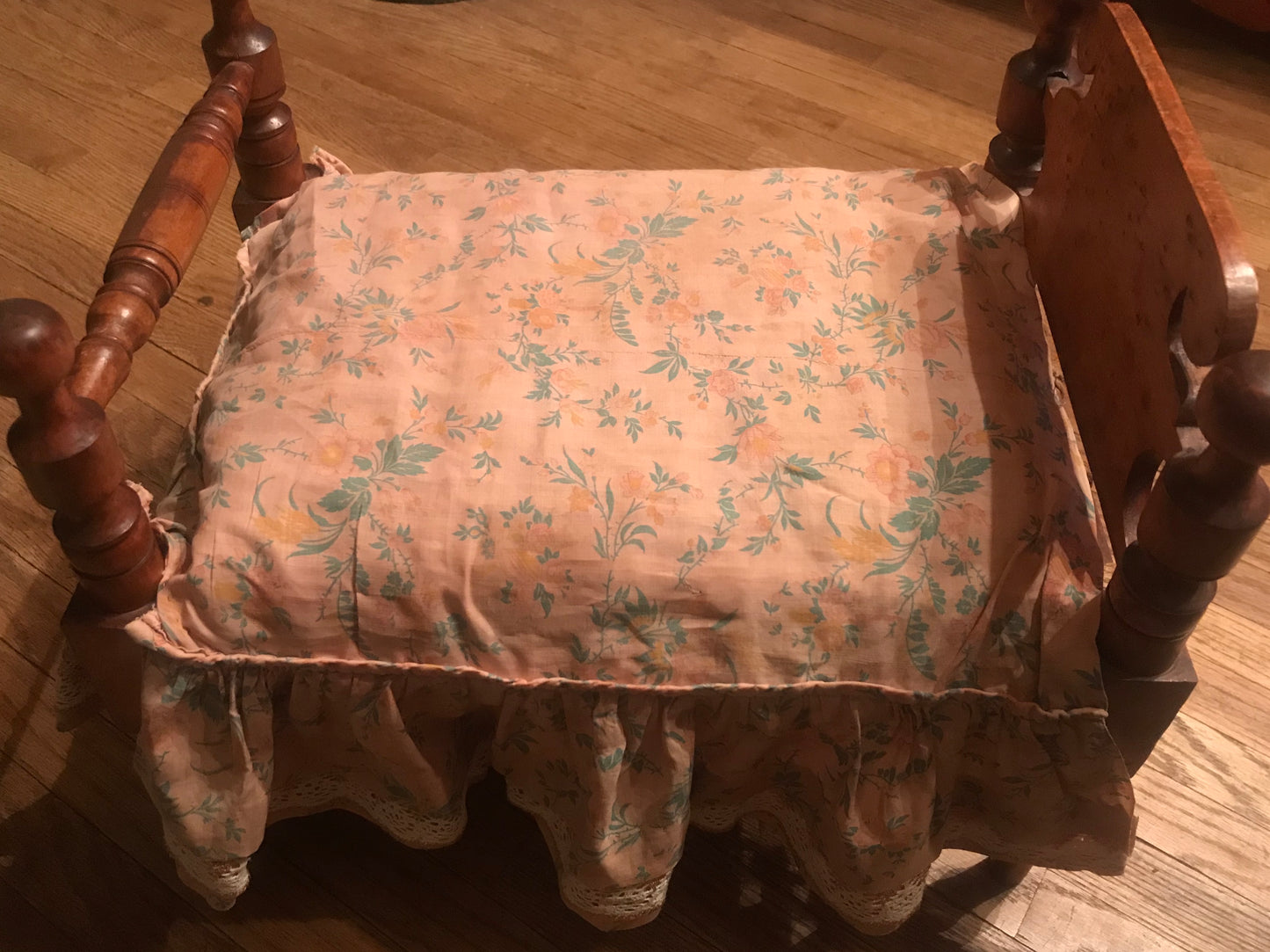 SAMPLE ANTIQUE 1800's BED
