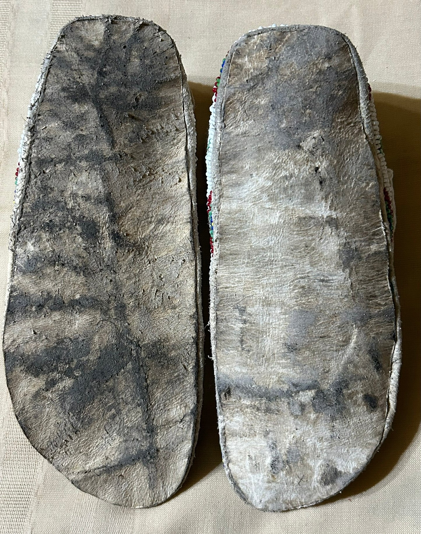 NATIVE AMERICAN SINEW BEADED MOCCASINS