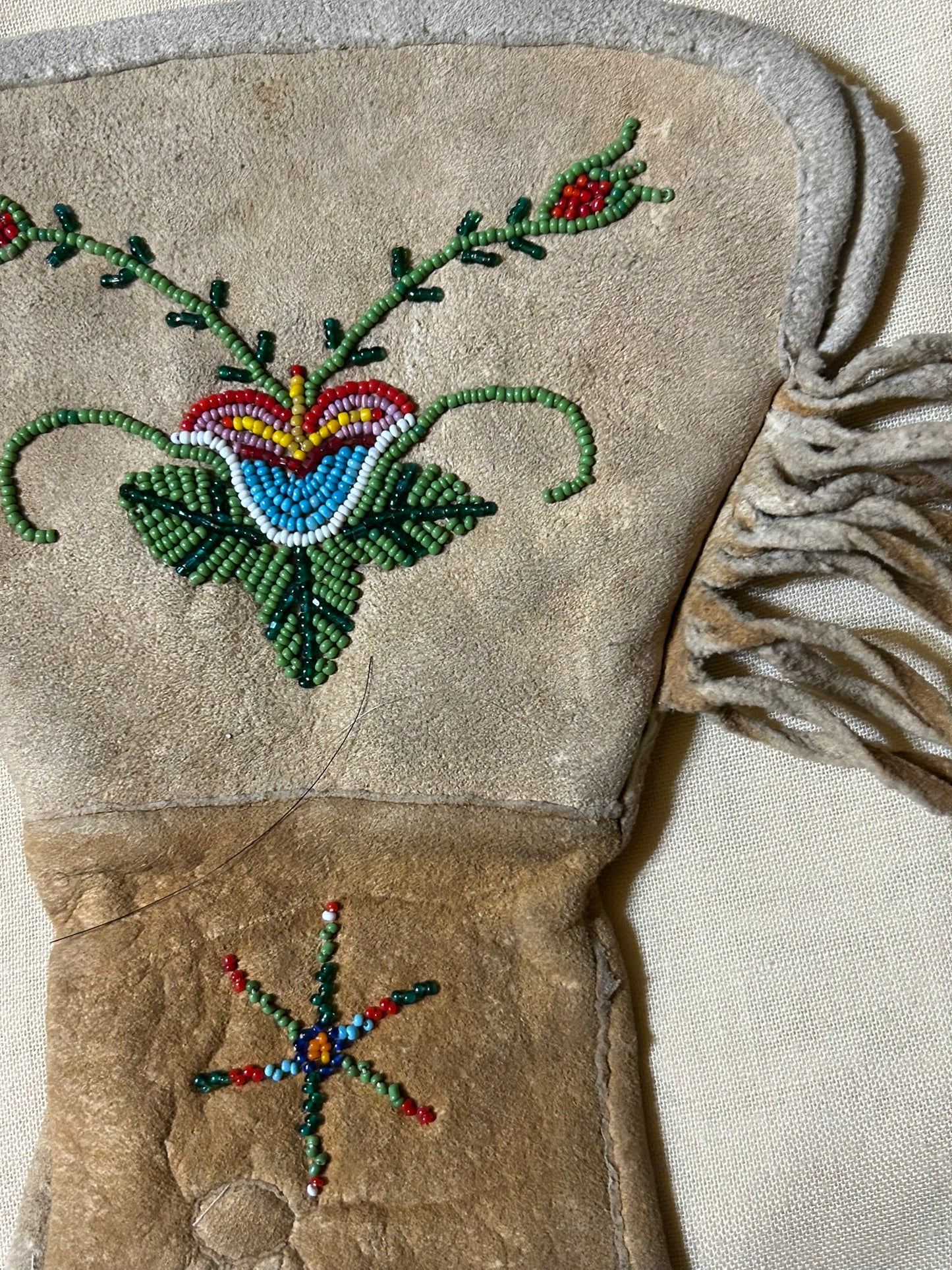NATIVE AMERICAN BEADED FLORAL GAUNTLET GLOVES
