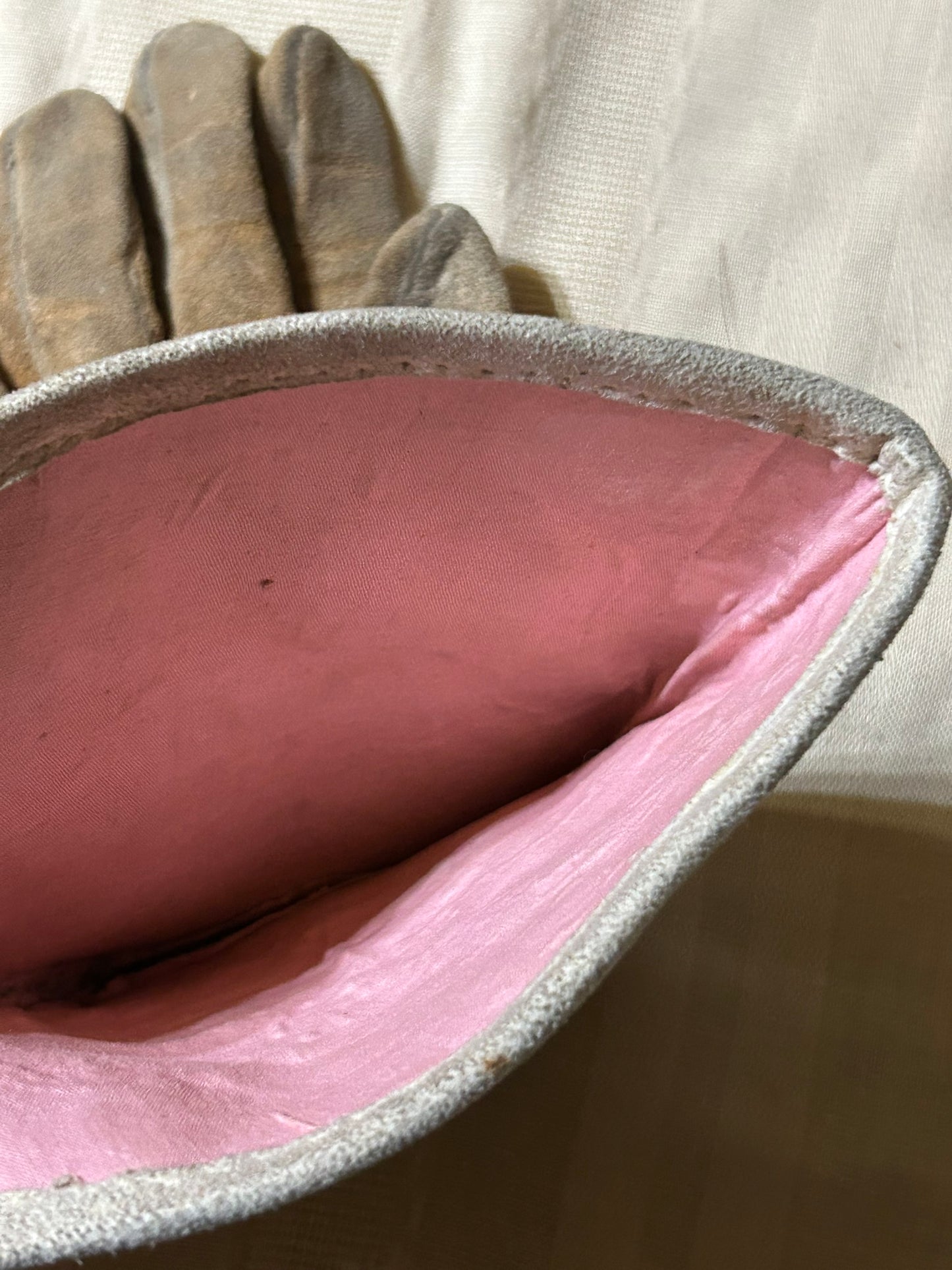 NATIVE AMERICAN BEADED FLORAL GAUNTLET GLOVES