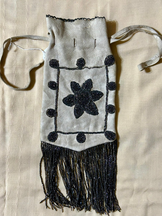NATIVE AMERICAN SOUTHERN PLAINS BEADED WOMAN'S BAG