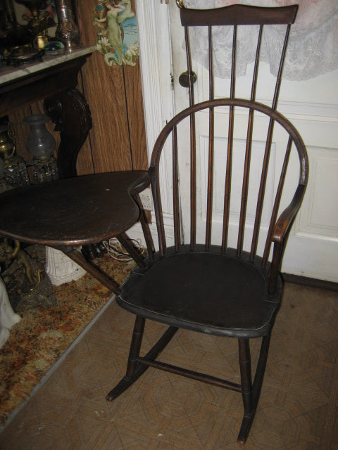 EARLY 1800's WINDSOR ROCKING CHAIR WITH WRITING ARM