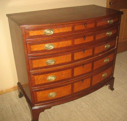 CIRCA 1800 FIVE DRAWER MAHOGANY AMERICAN CHEST WITH INLAY AND BURL