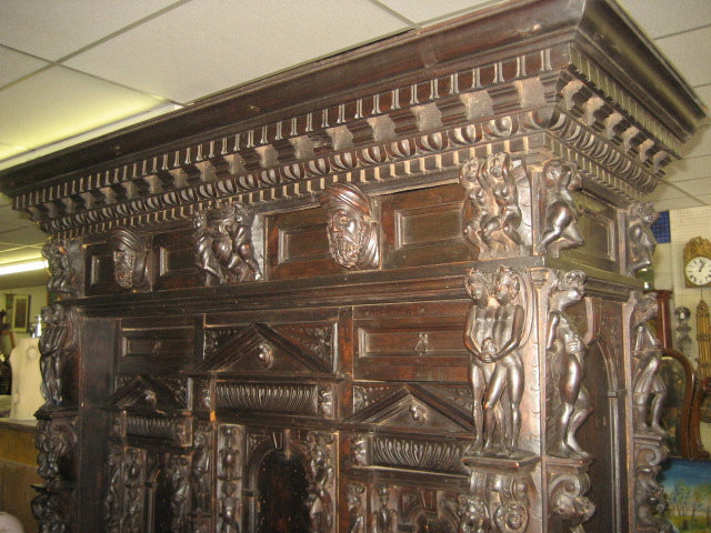 HAND CARVED ANTIQUE 17TH T0 18TH CENTURY CABINET