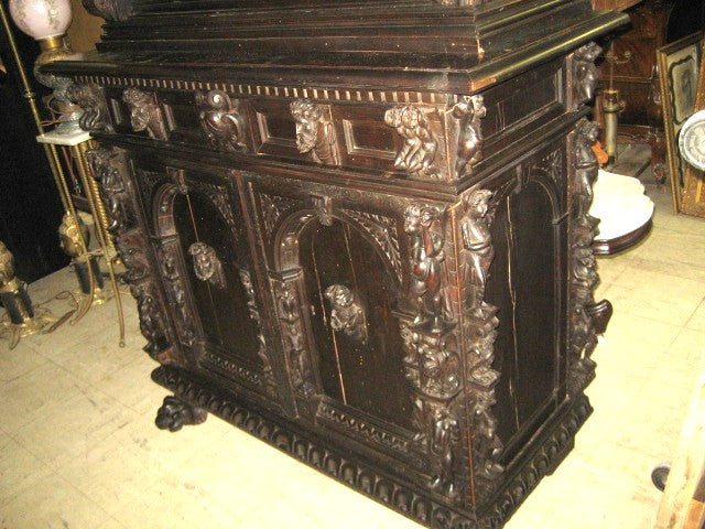 HAND CARVED ANTIQUE 17TH T0 18TH CENTURY CABINET