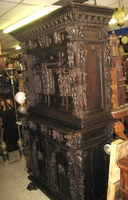 HAND CARVED ANTIQUE 17TH T0 18TH CENTURY CABINET