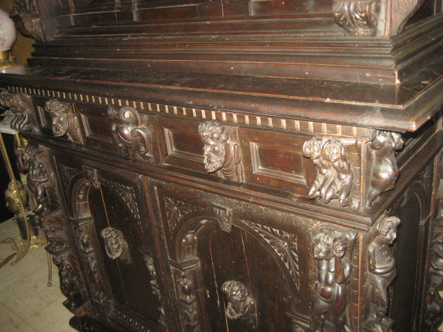 HAND CARVED ANTIQUE 17TH T0 18TH CENTURY CABINET