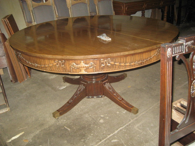 ANTIQUE MAHOGANY DINING ROOM SET WITH FANCY  ROUND TABLE WITH LEAVES, BUFFET AND EIGHT CHAIRS