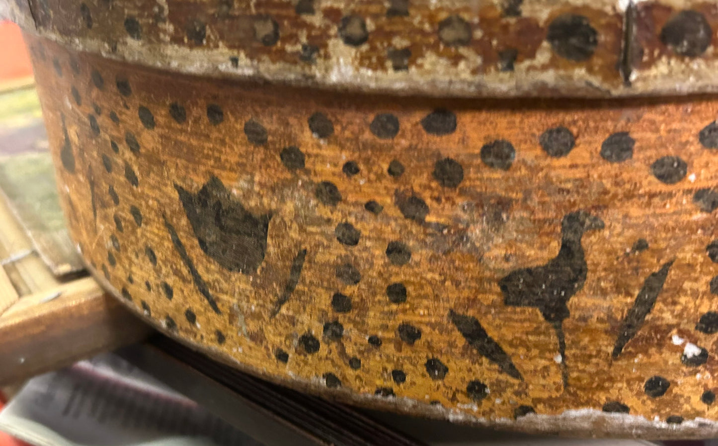 FOLK ART ANTIQUE ROUND WOODEN BOX WITH STENCILED UNUSUAL DESIGNS