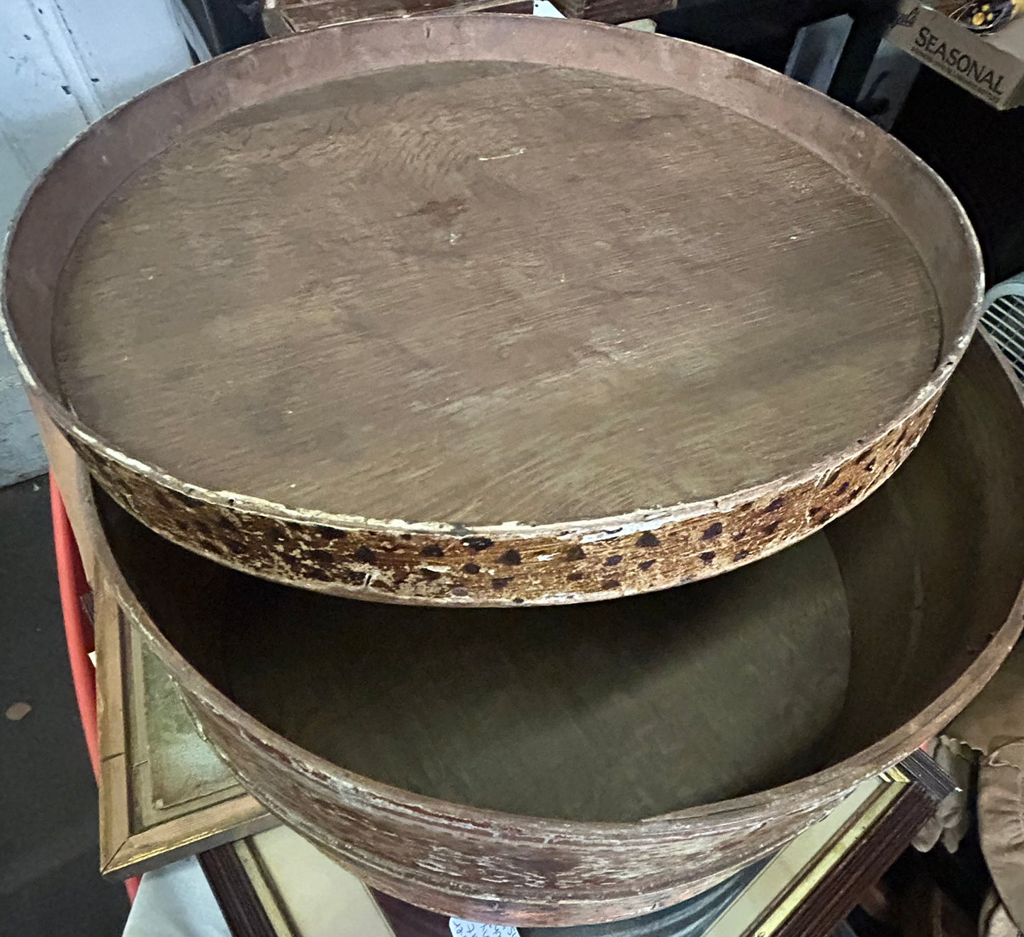 FOLK ART ANTIQUE ROUND WOODEN BOX WITH STENCILED UNUSUAL DESIGNS