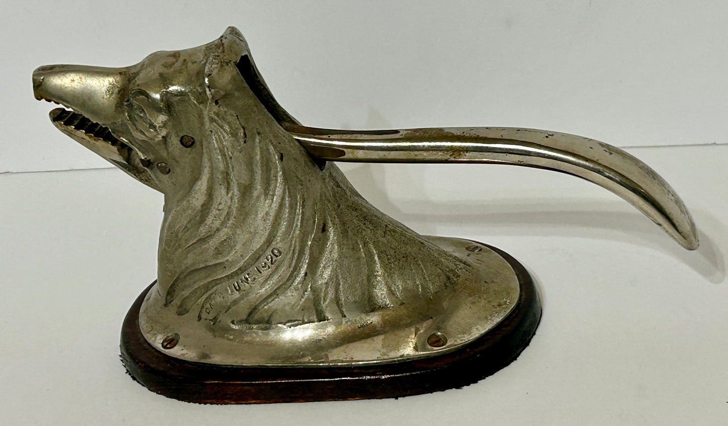 ANTIQUE CAST IRON NUT CRACKER OF FIGURAL DOG