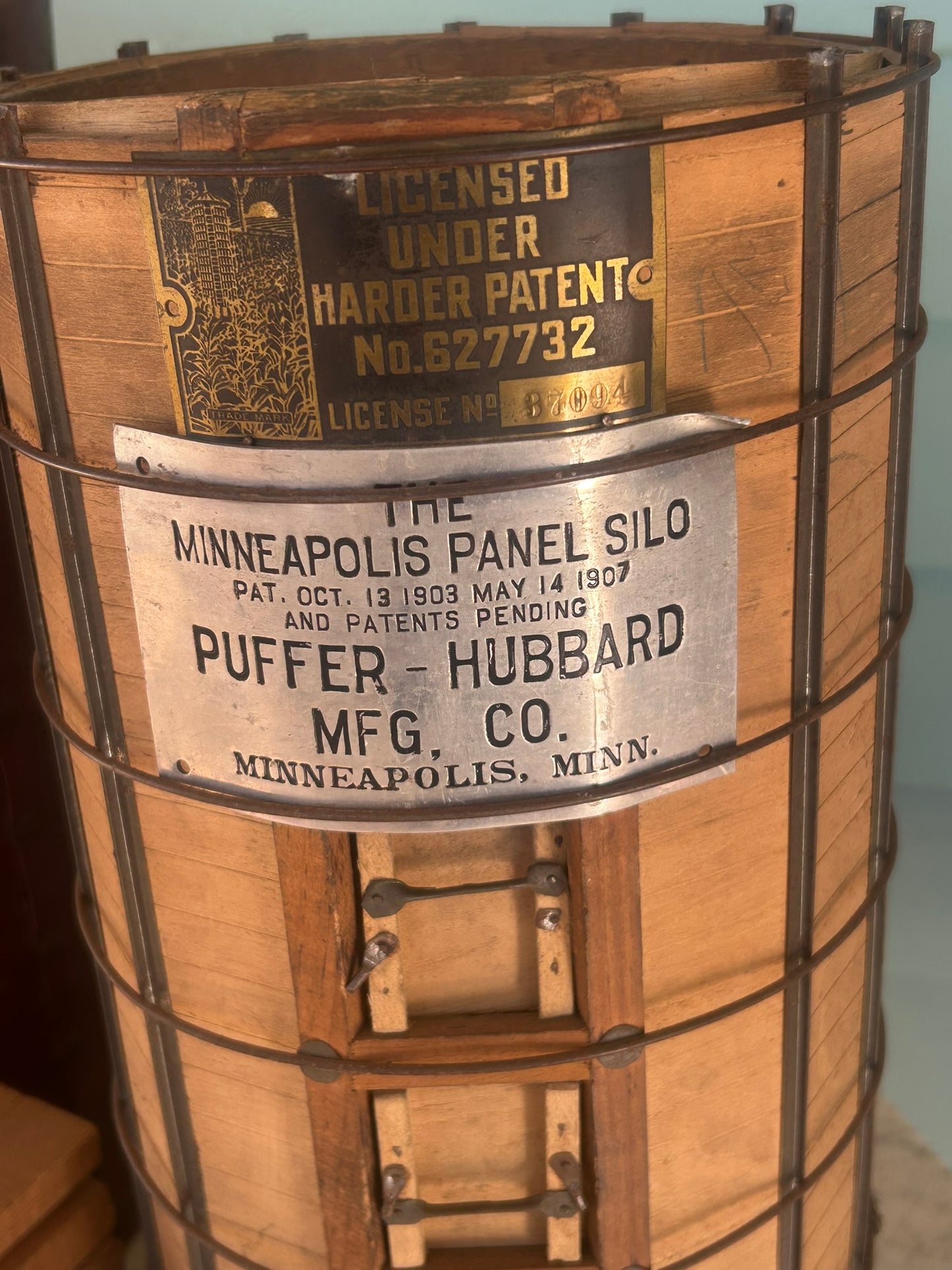 ANTIQUE SALESMAN SAMPLE OF MINNEAPOLIS PANEL SILO BY PUFFER HUBBARD