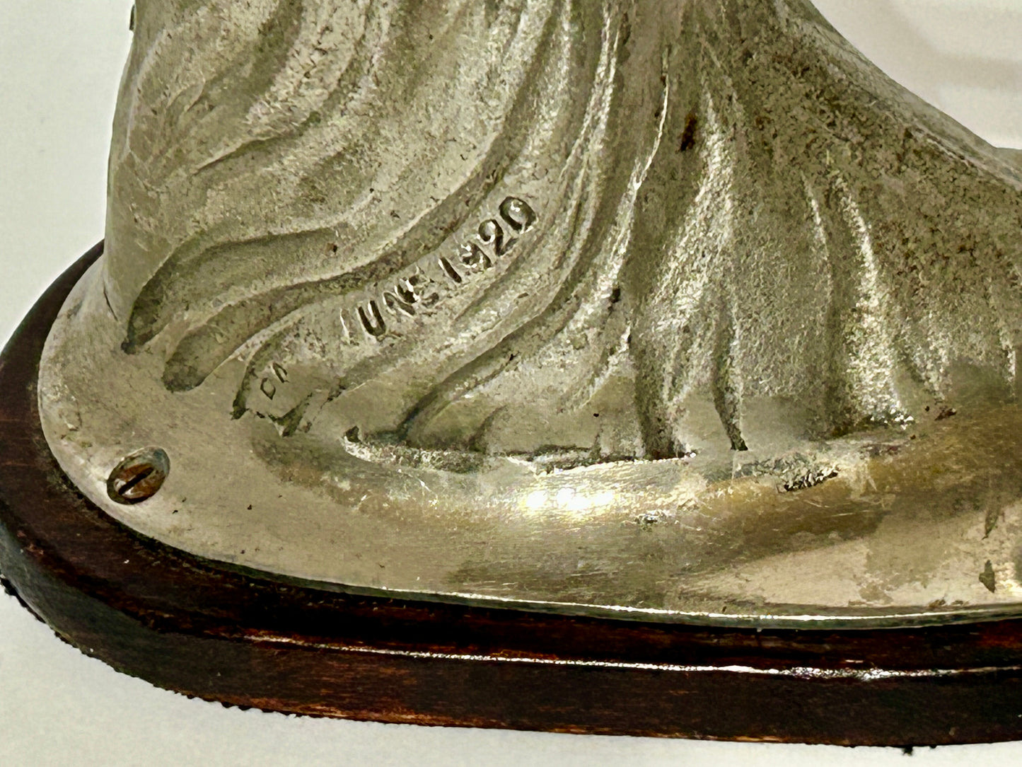 ANTIQUE CAST IRON NUT CRACKER OF FIGURAL DOG