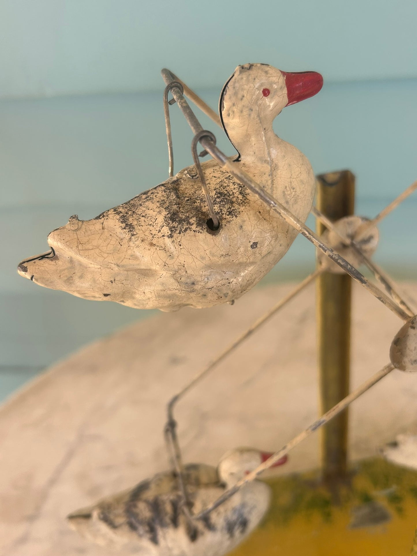 ANTIQUE REVOLVING DUCKS EARLY 1900'S TIN TOY WIND UP