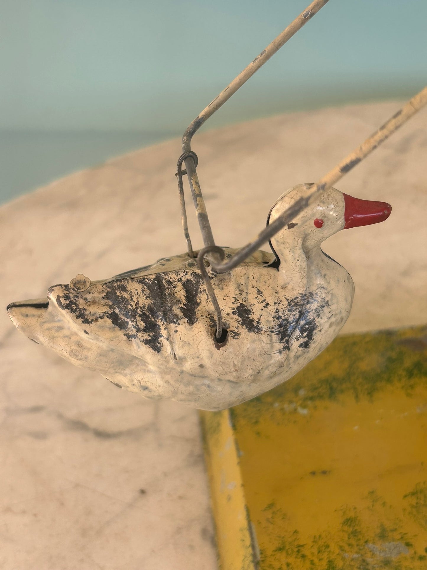 ANTIQUE REVOLVING DUCKS EARLY 1900'S TIN TOY WIND UP