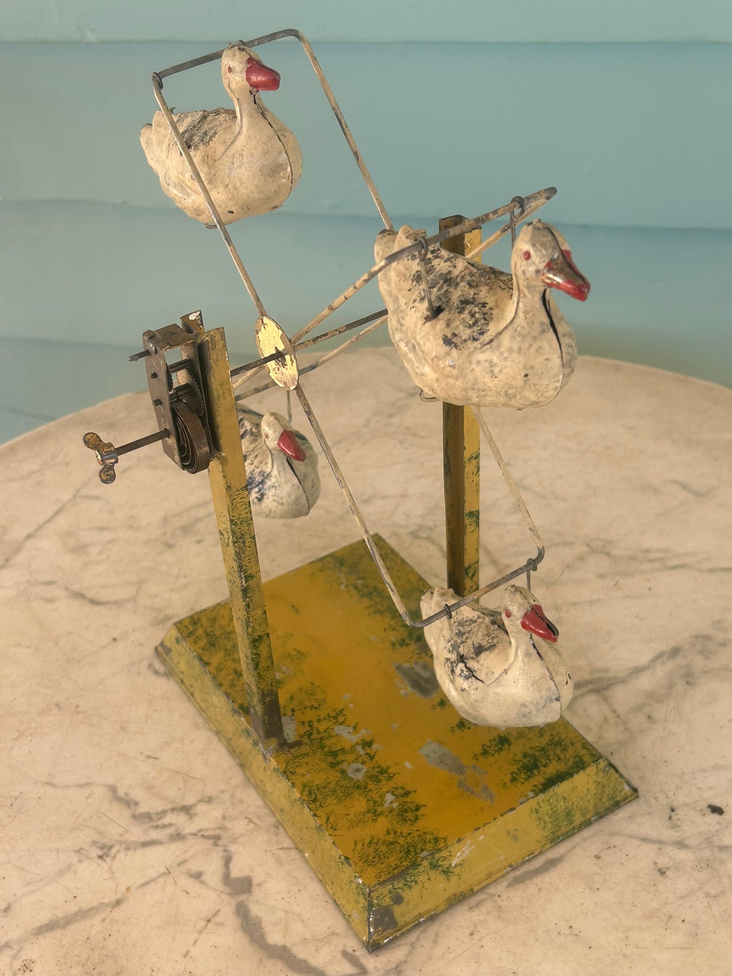 ANTIQUE REVOLVING DUCKS EARLY 1900'S TIN TOY WIND UP