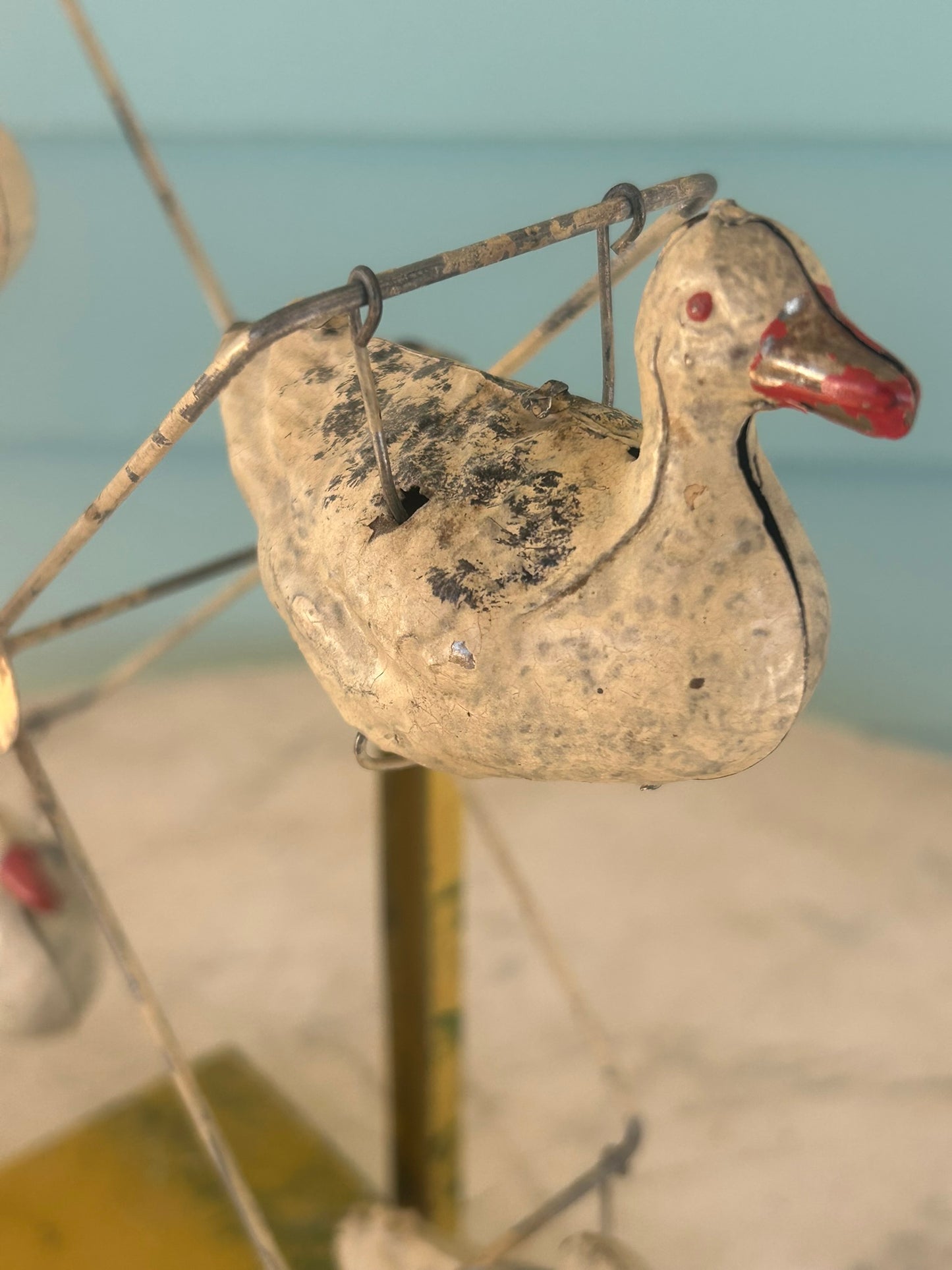 ANTIQUE REVOLVING DUCKS EARLY 1900'S TIN TOY WIND UP