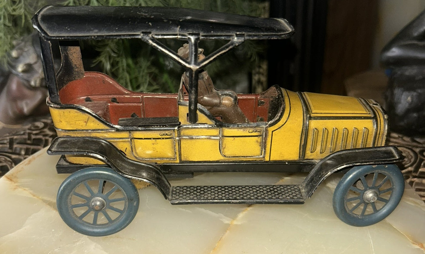 ANTIQUE WIND UP TIN TOY BING CAR